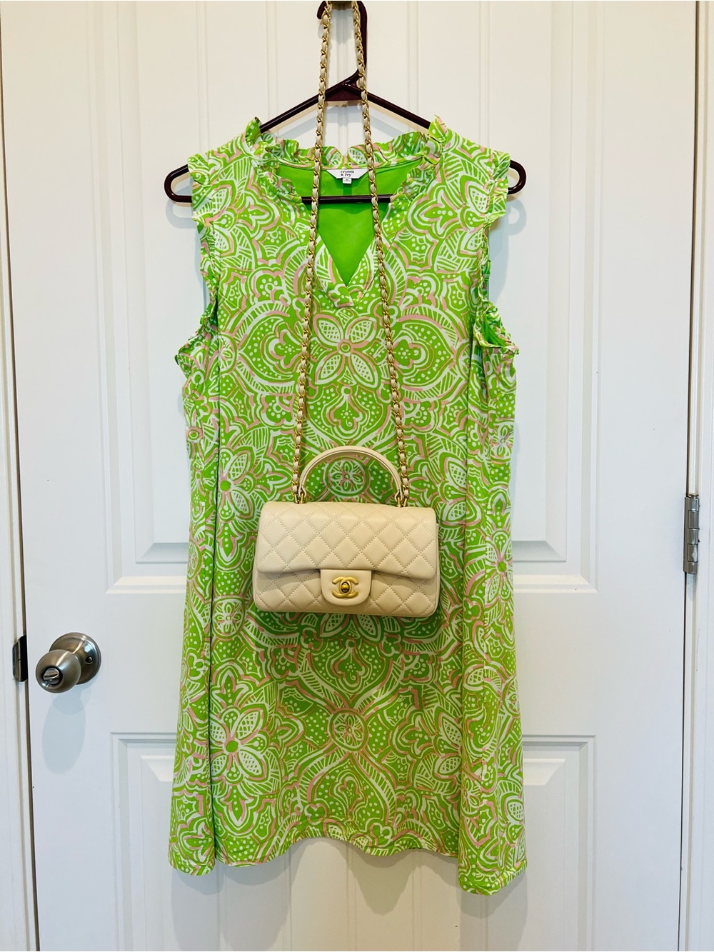 Sleeveless Lime Green Printed Shift Dress with Keyhole Neck
